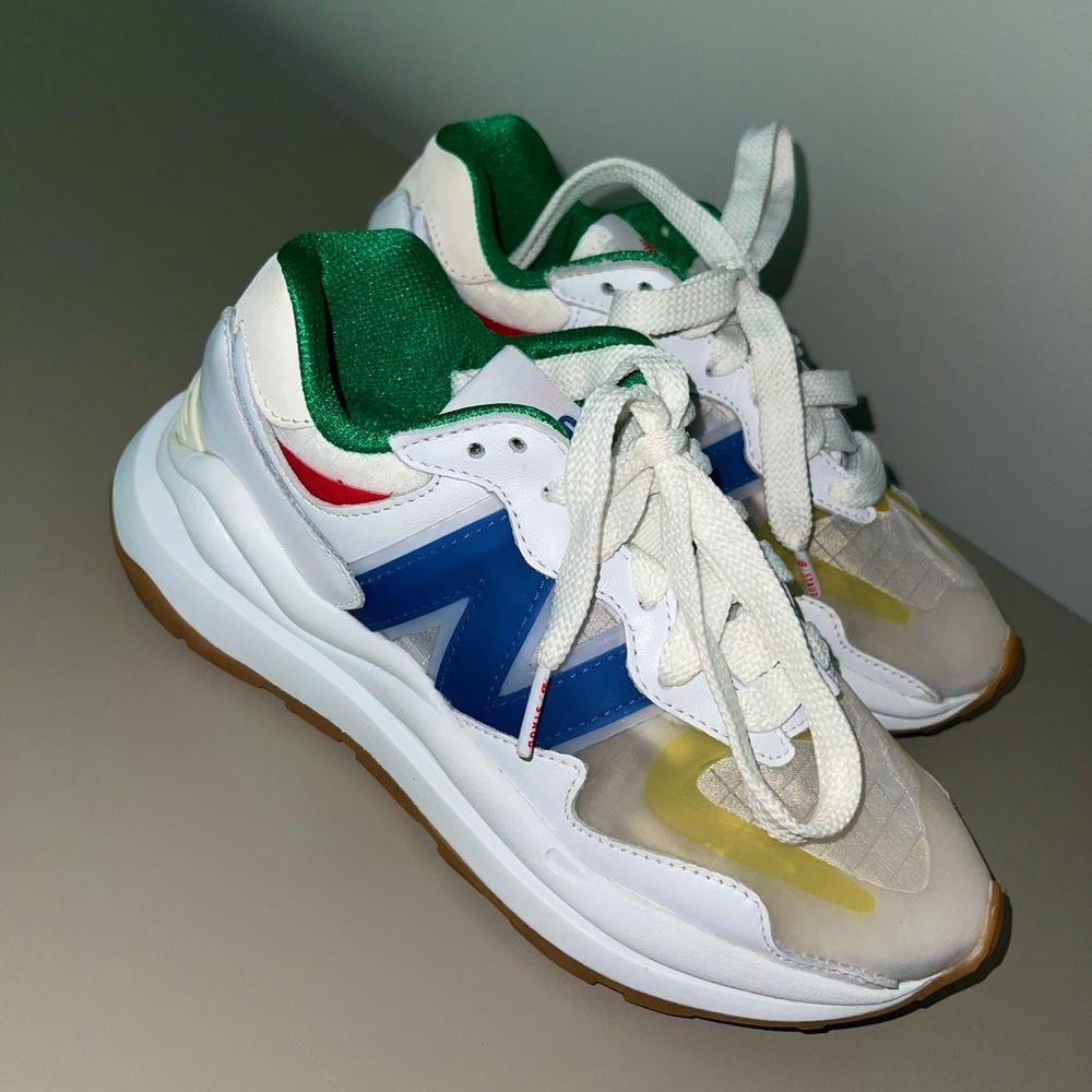 New balance sneakers Womans 5.5 color block